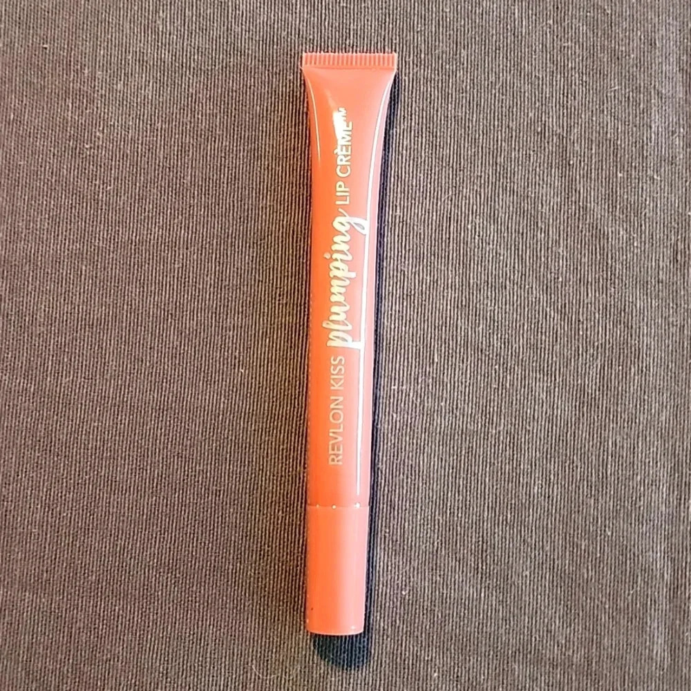 Revlon Kiss Plumping Lip Creme-505 Abricot Silk